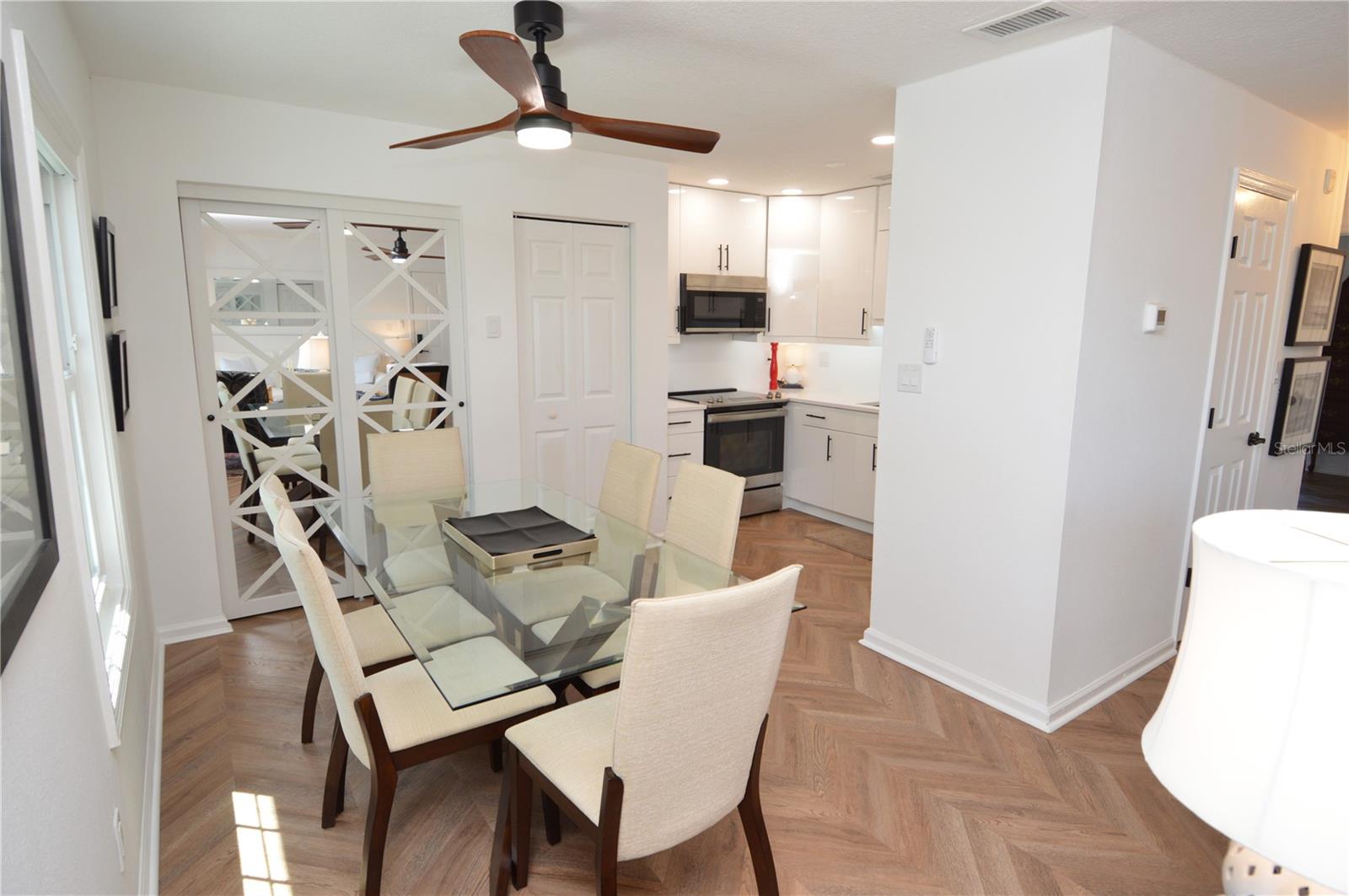5048 Beach Dr Se #f Property Photo 9