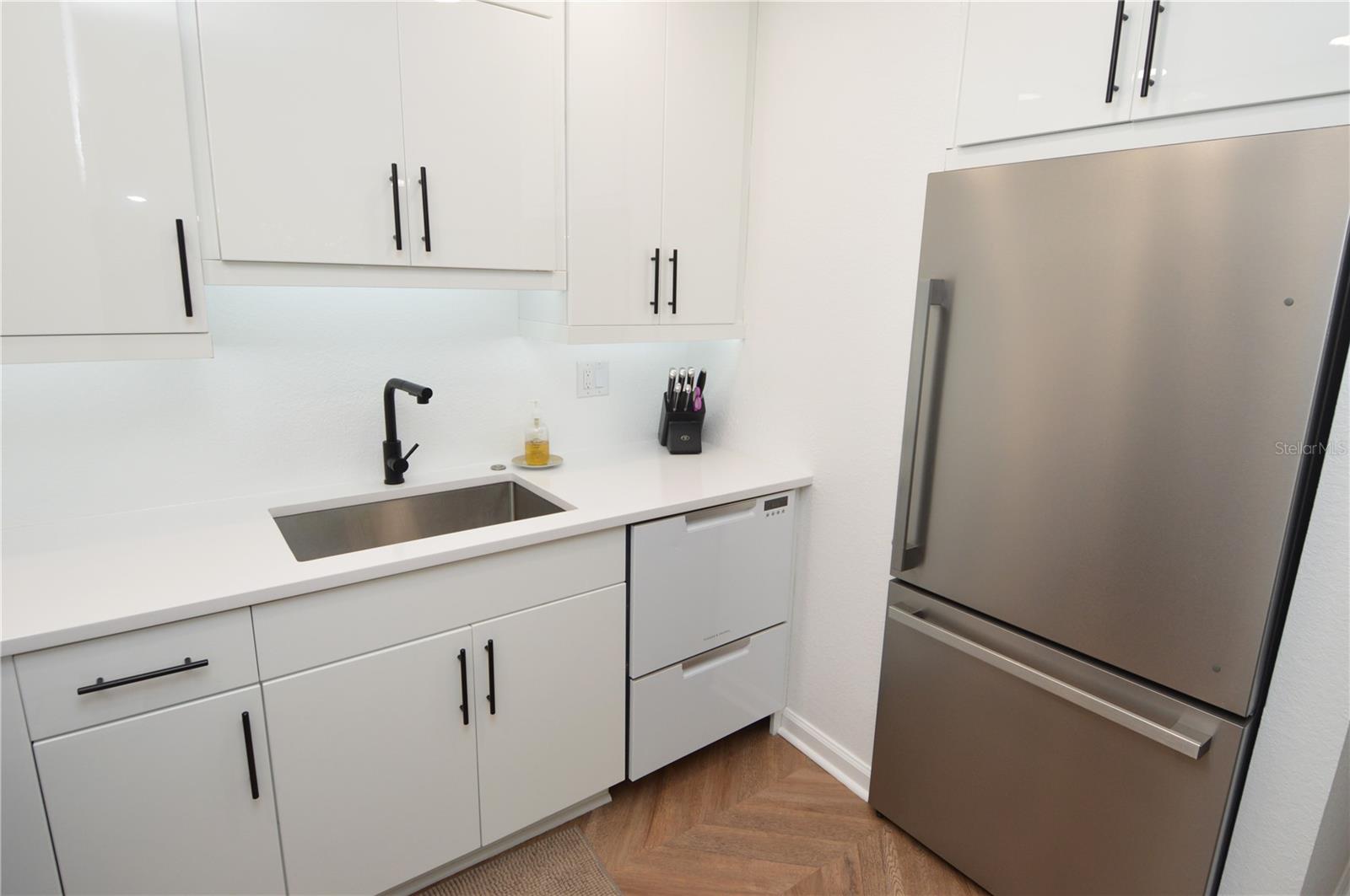 5048 Beach Dr Se #f Property Photo 13
