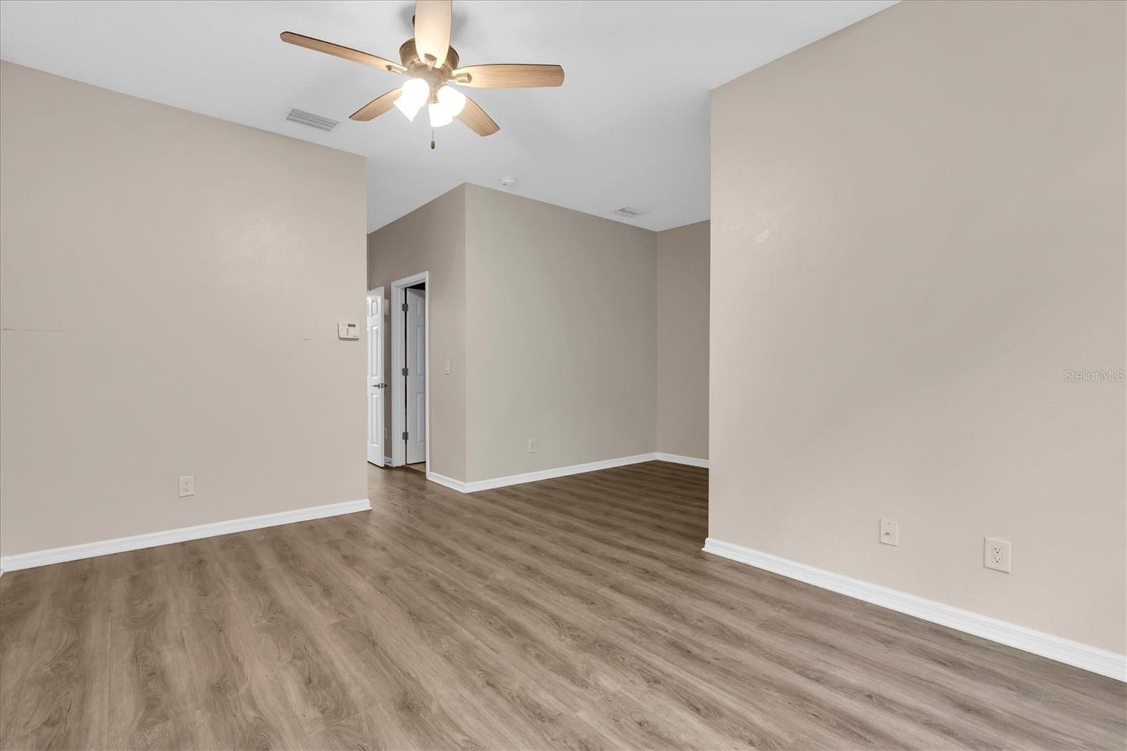 12660 Silverdale St Property Photo 28