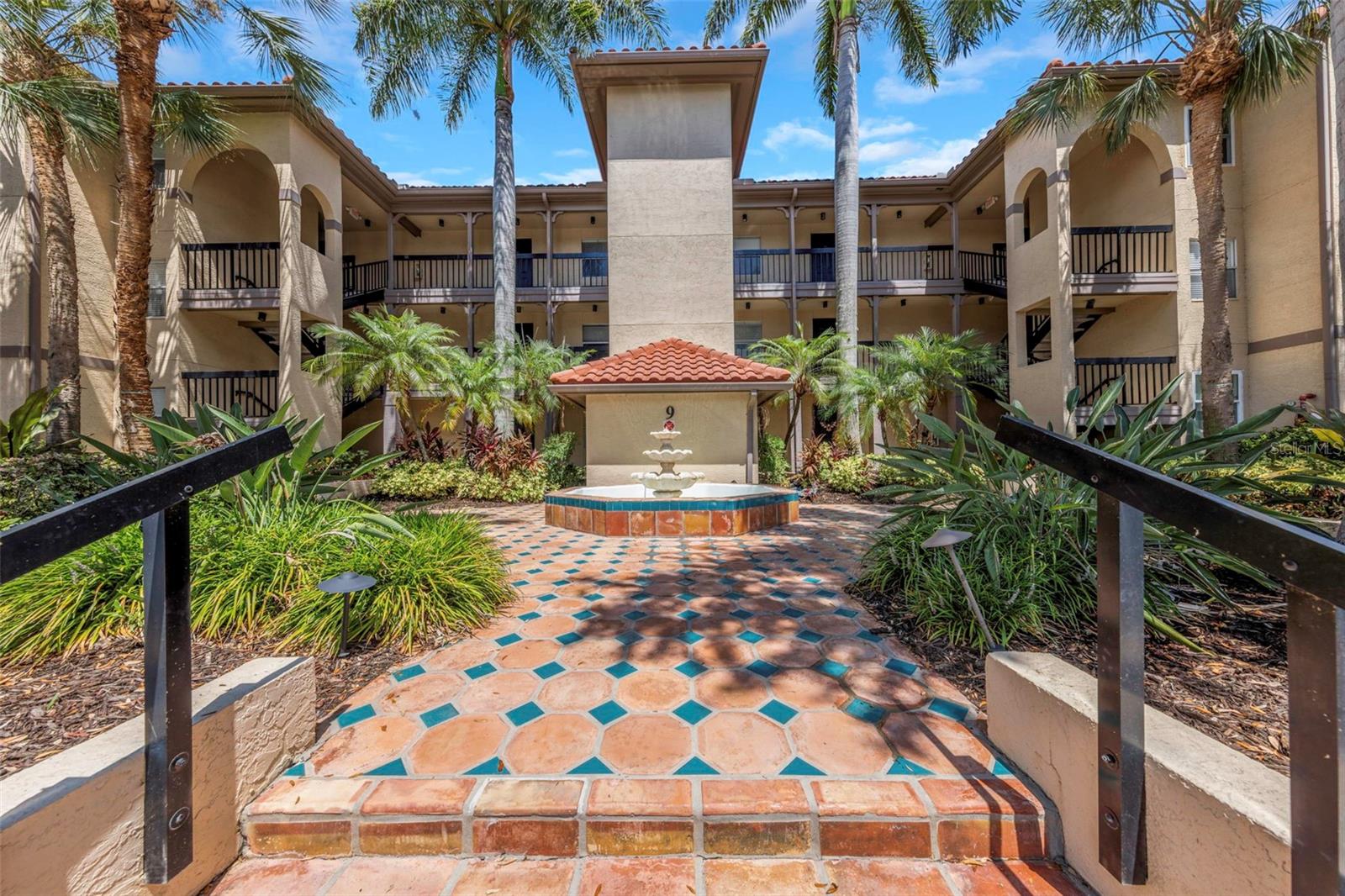 2400 FEATHER SOUND DR #924 Property Photo 1