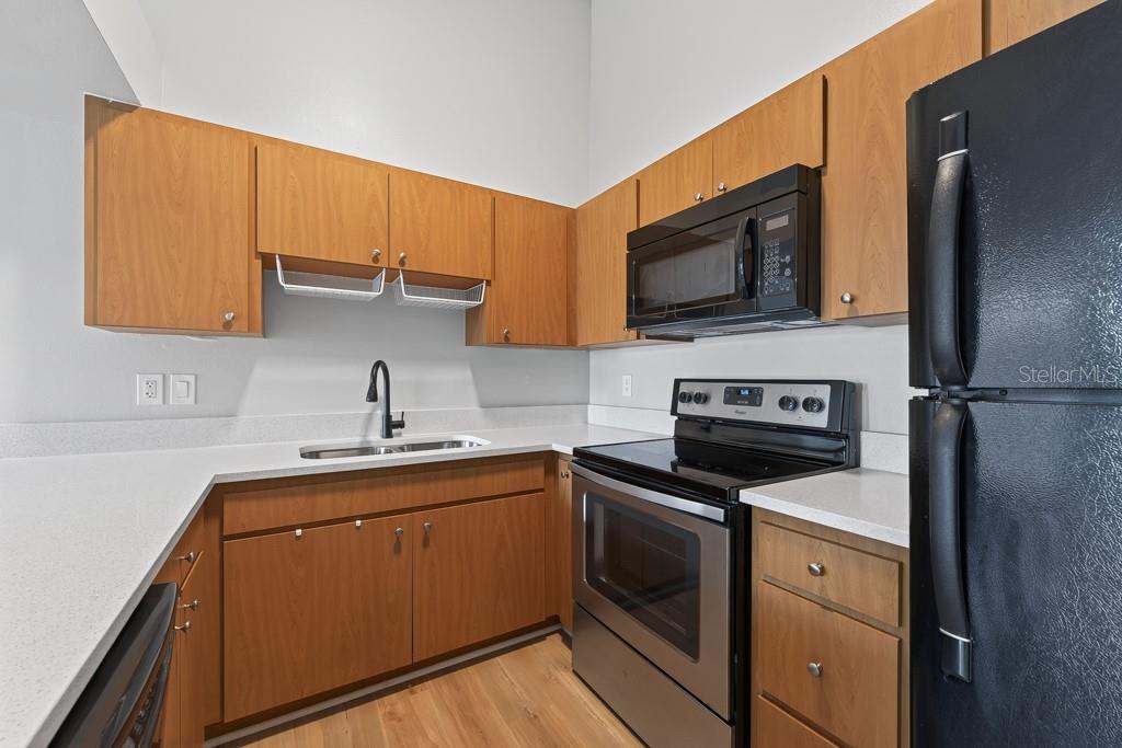 3002 W Cleveland St #d11 Property Photo 15