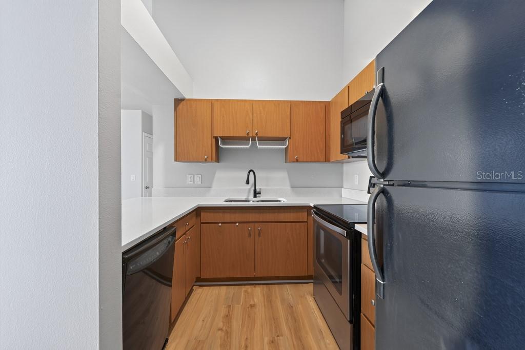 3002 W Cleveland St #d11 Property Photo 16
