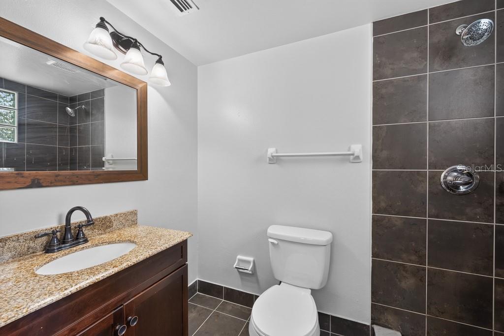 3002 W Cleveland St #d11 Property Photo 26