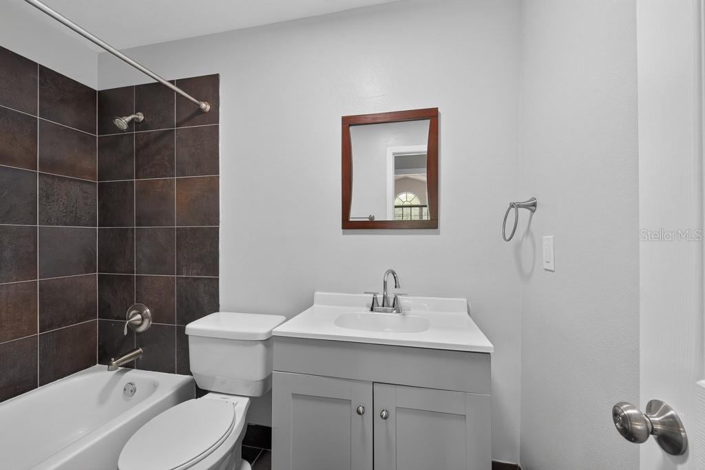 3002 W Cleveland St #d11 Property Photo 32