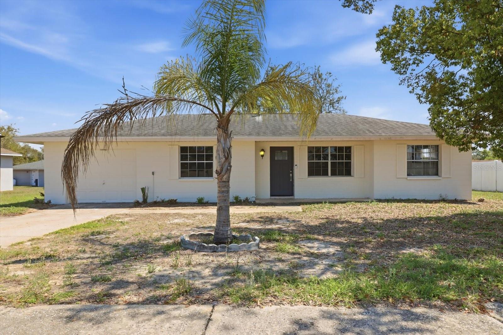 5188 Woodridge Ln Property Photo 2
