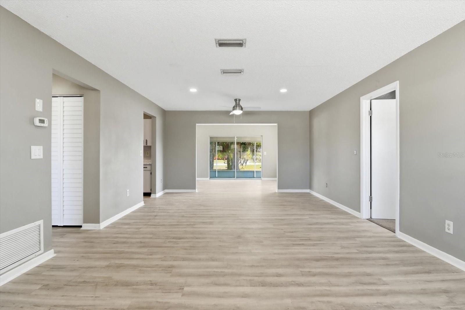 5188 Woodridge Ln Property Photo 7