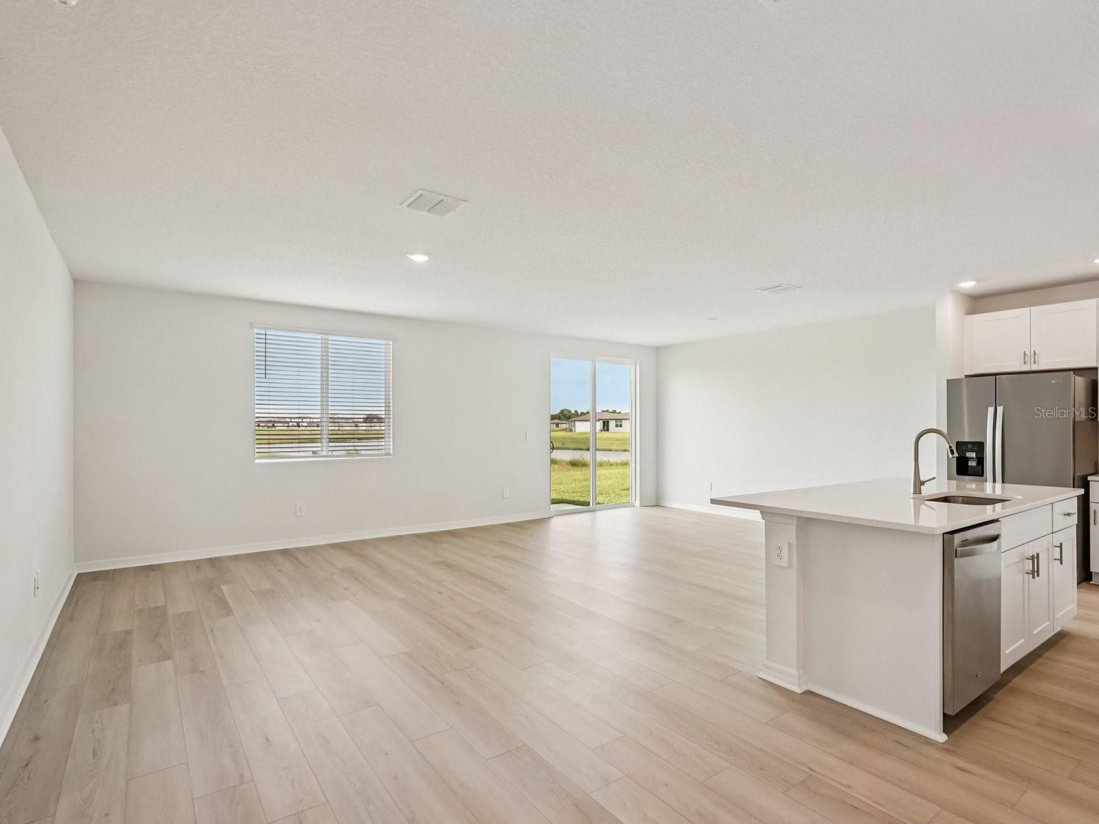 10432 Abundance Grove Way Property Photo 2