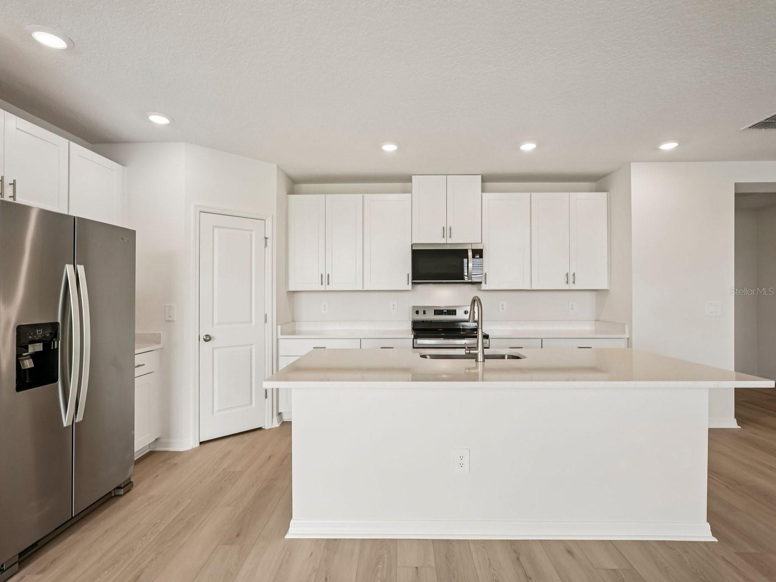 10432 Abundance Grove Way Property Photo 5