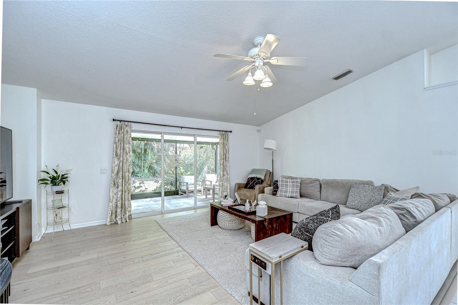 7107 Colonial Lake Dr Property Photo 13