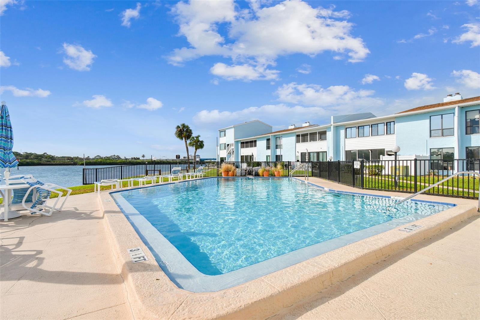 1 Windrush Blvd #23 Property Photo 89