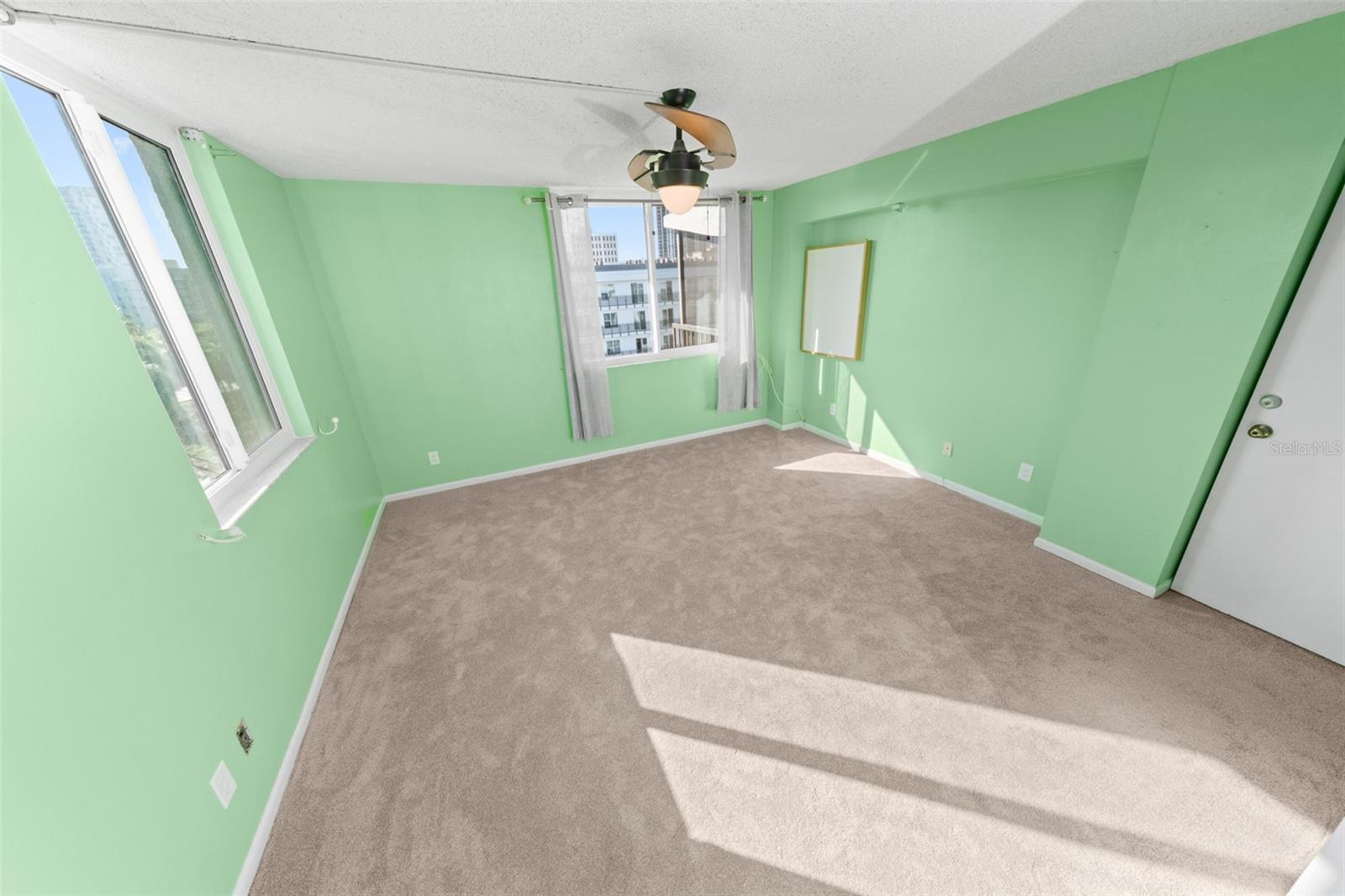 201 W Laurel St #701 Property Photo 12