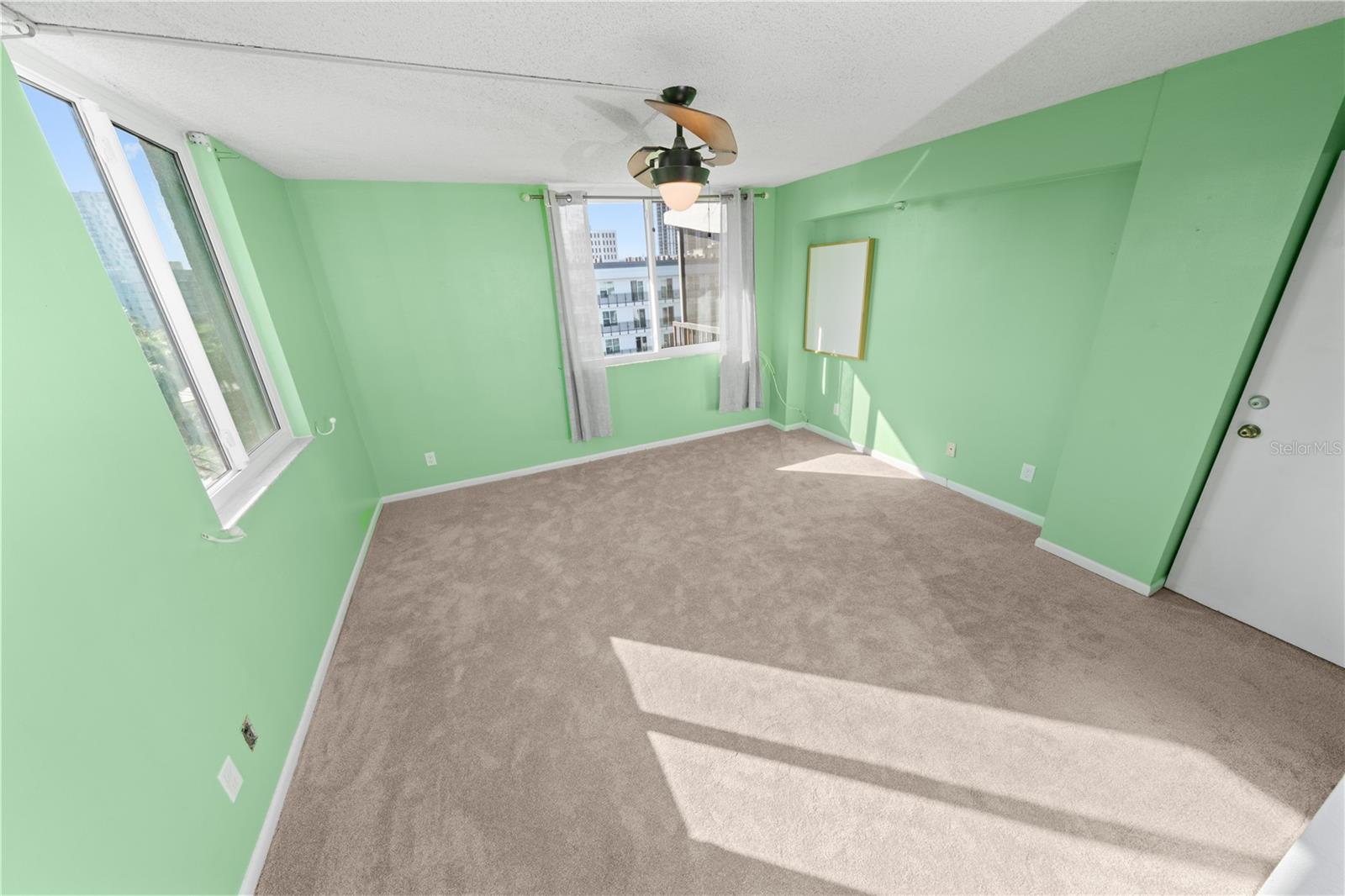 201 W Laurel St #701 Property Photo 13