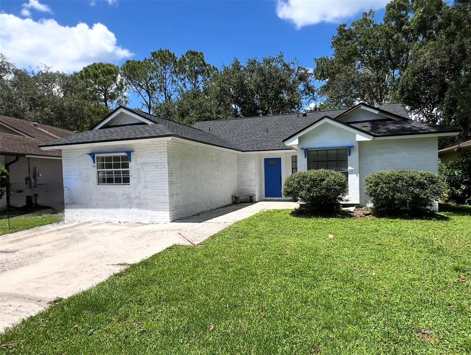12824 DUNHILL DR Property Photo 1