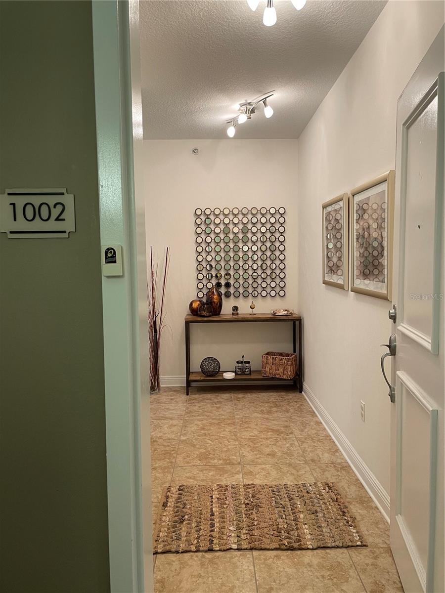 628 Cleveland St #1002 Property Photo 2