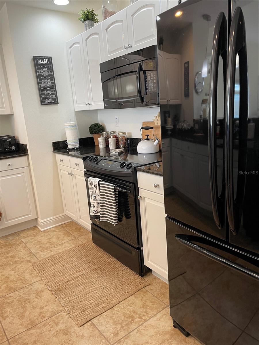 628 Cleveland St #1002 Property Photo 10