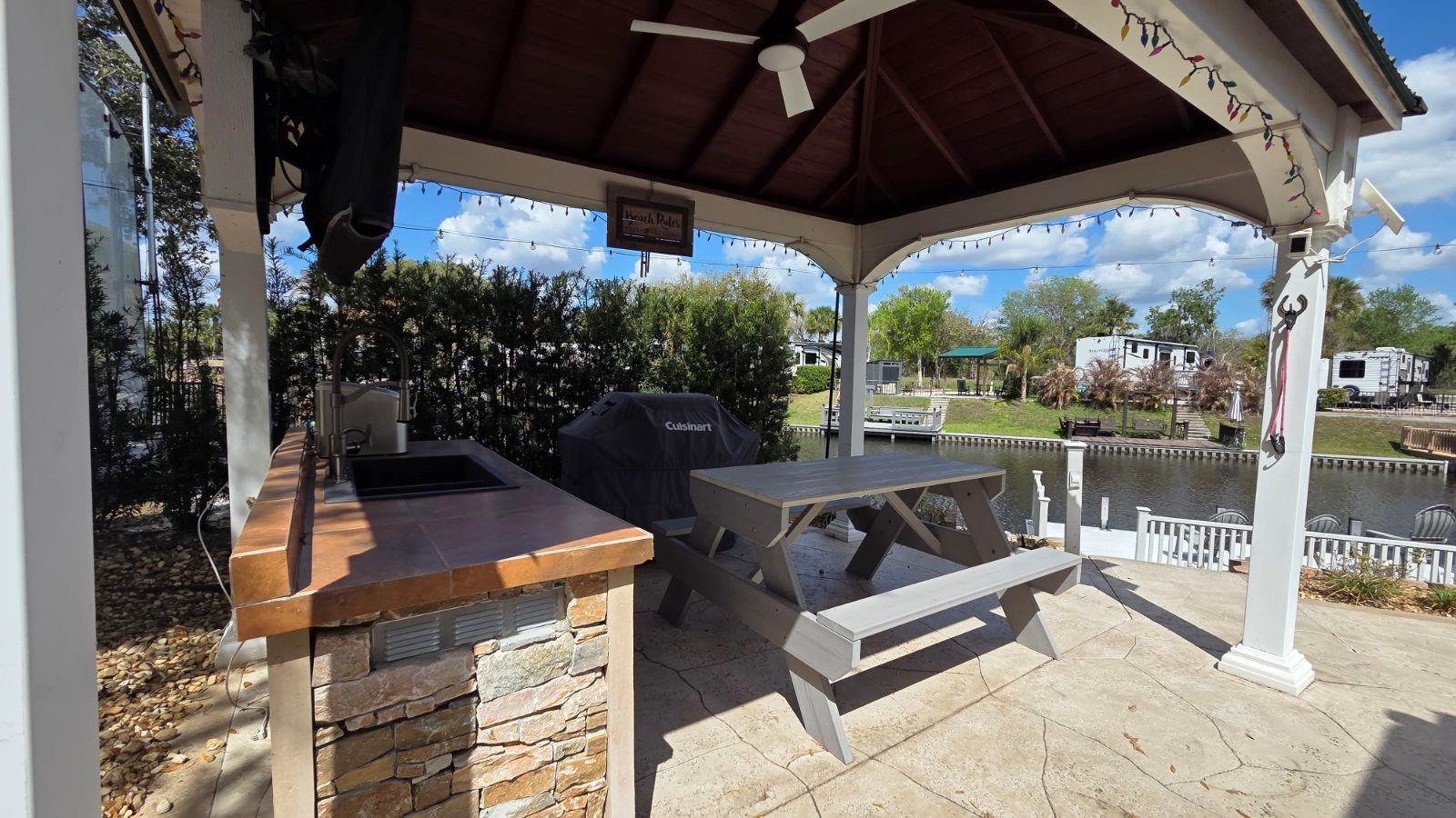 431 Waterway Dr Property Photo 8
