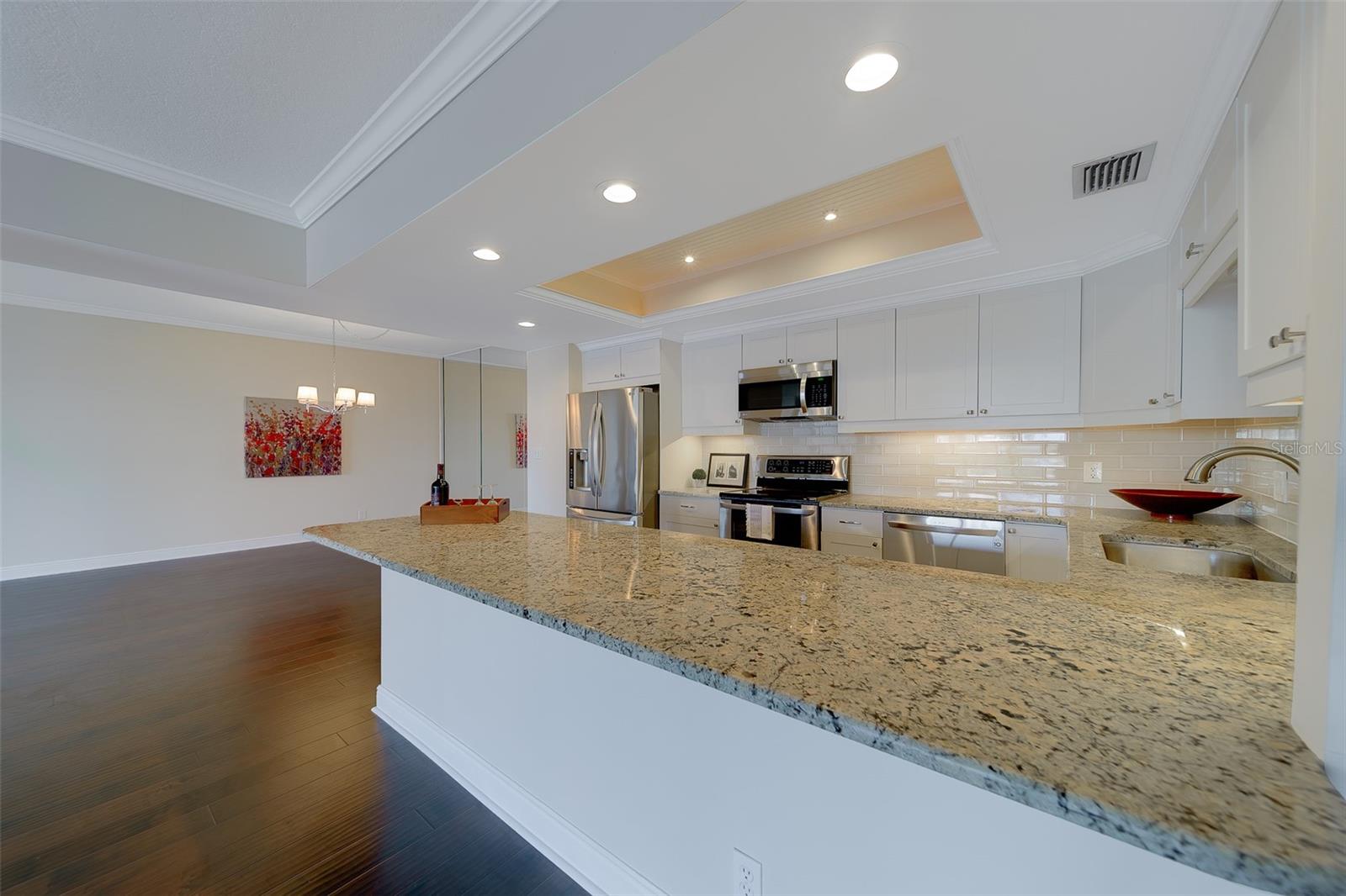 8 Belleview Blvd #308 Property Photo 2