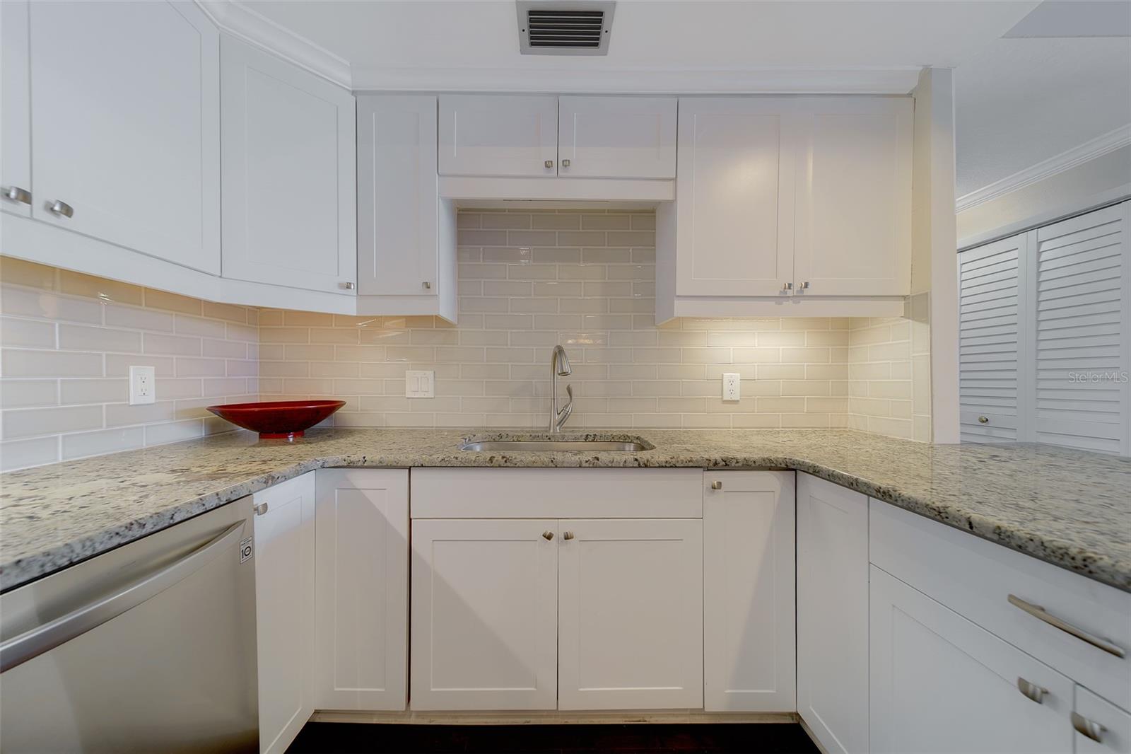 8 Belleview Blvd #308 Property Photo 9