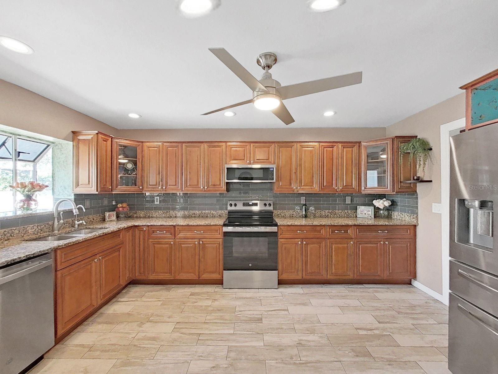 438 Lafayette Blvd Property Photo 13