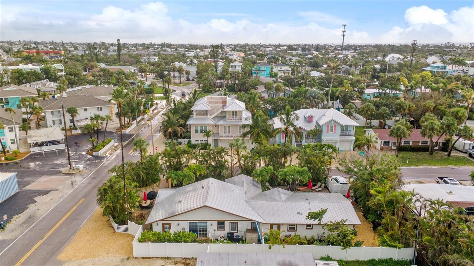 201 54th St Property Photo 4
