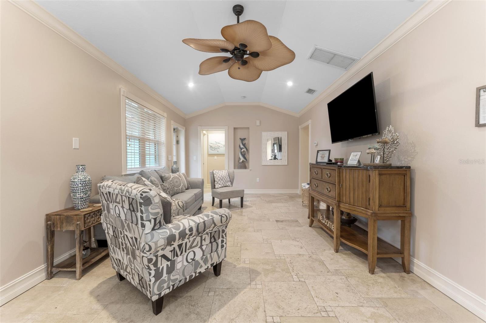 201 54th St Property Photo 13