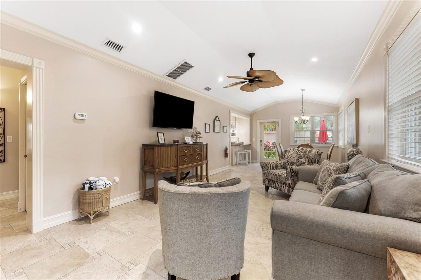 201 54th St Property Photo 28