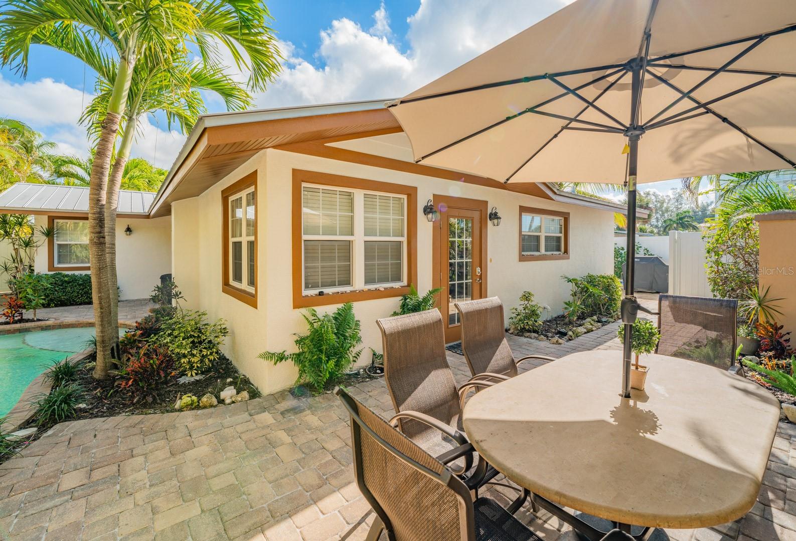 201 54th St Property Photo 45