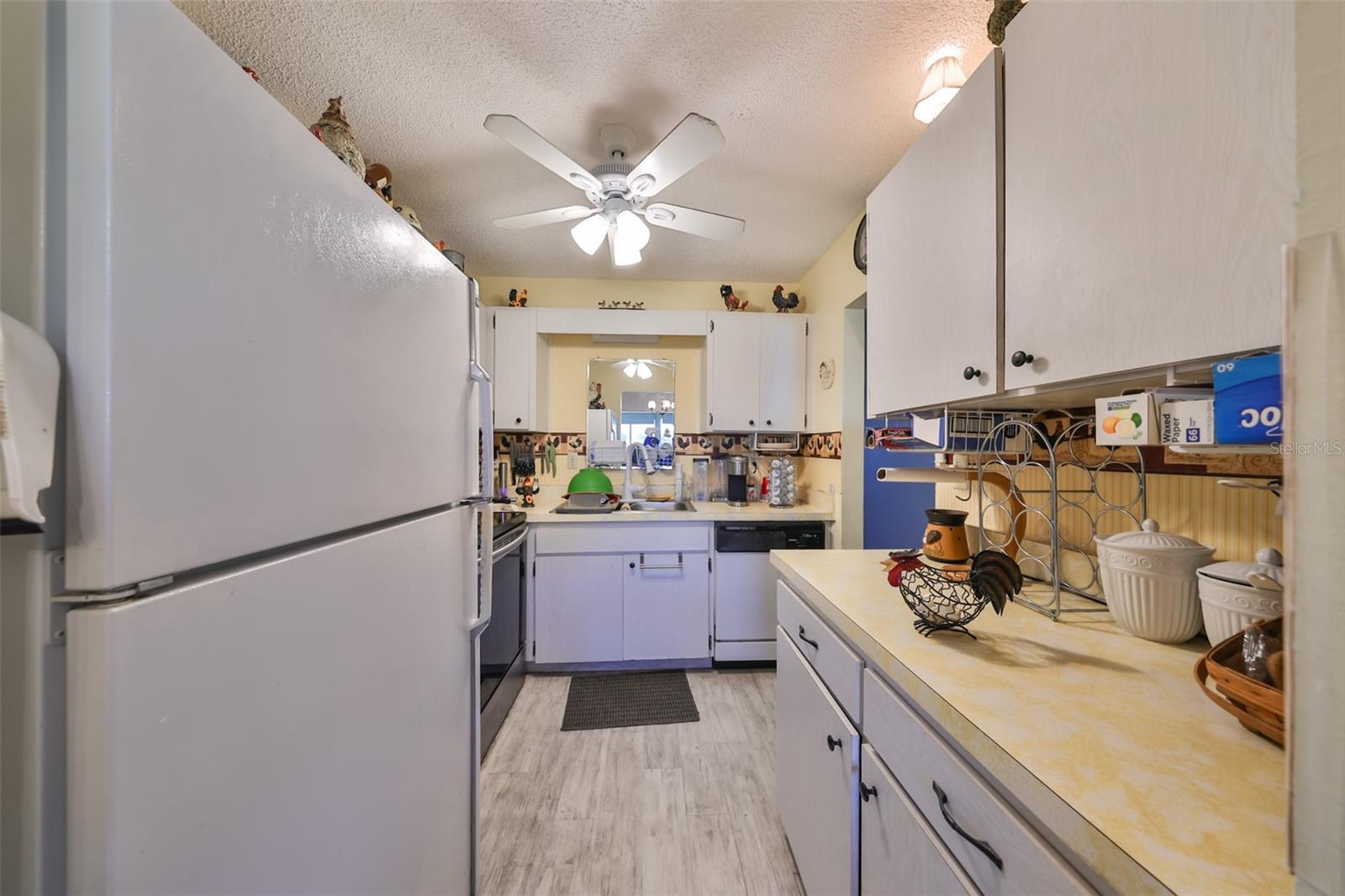 1901 Canterbury Ln #19 Property Photo 16