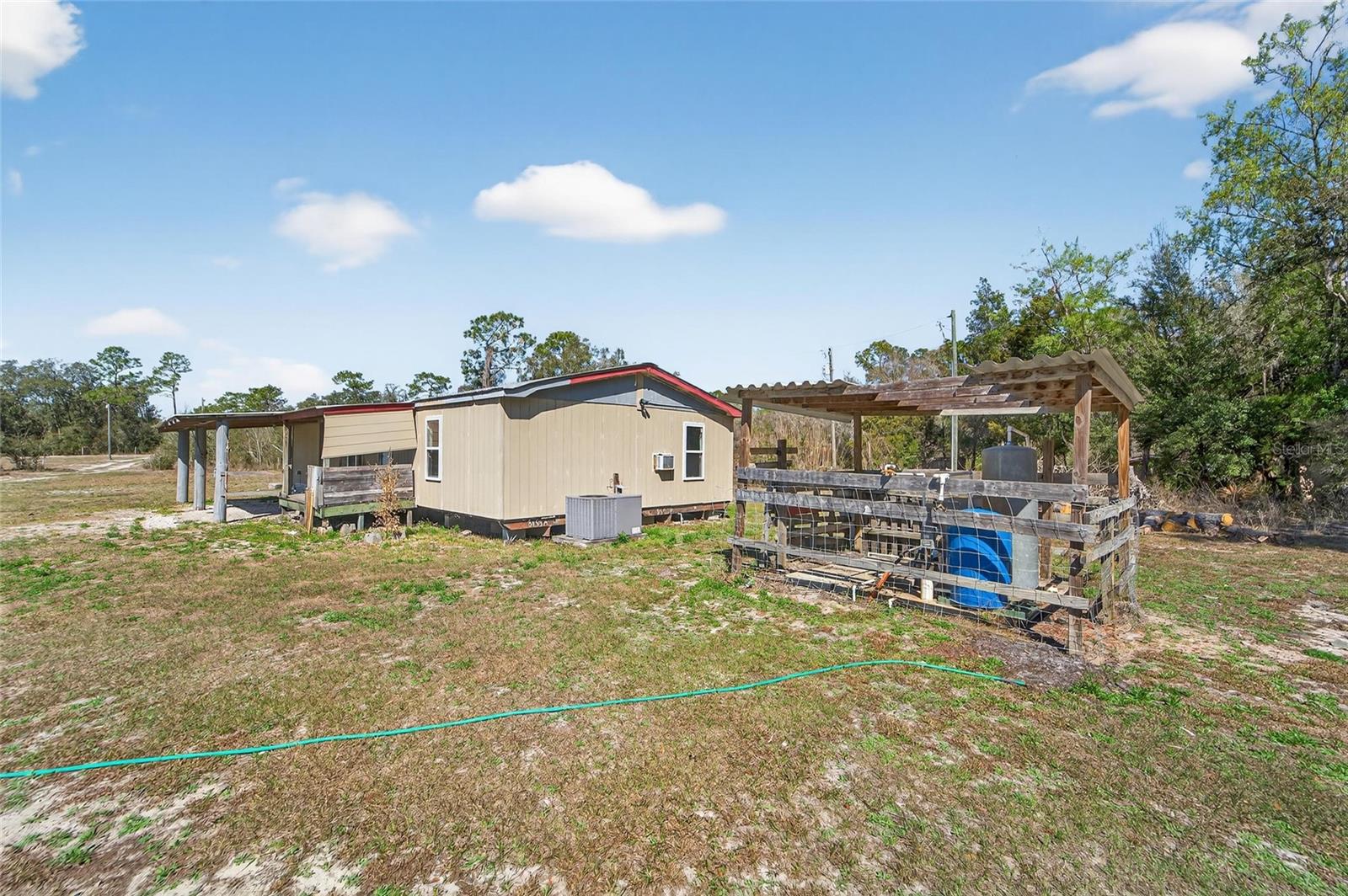 35238 Manuel St Property Photo 11