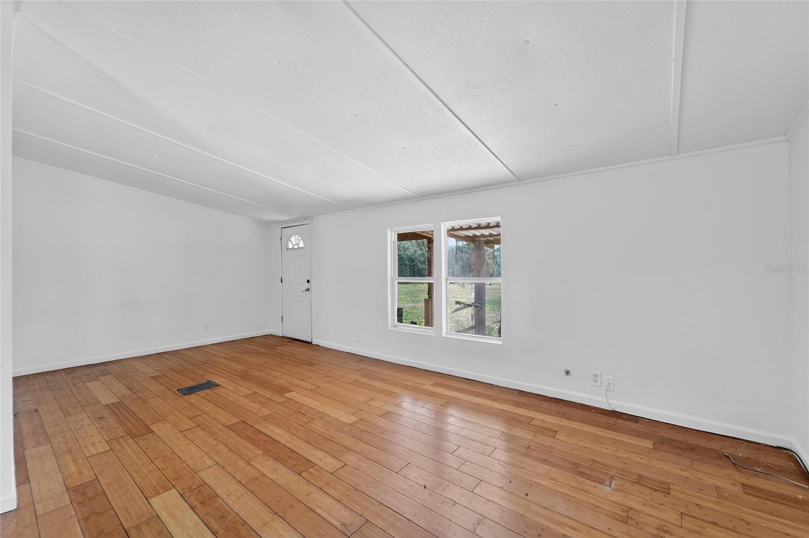 35238 Manuel St Property Photo 17