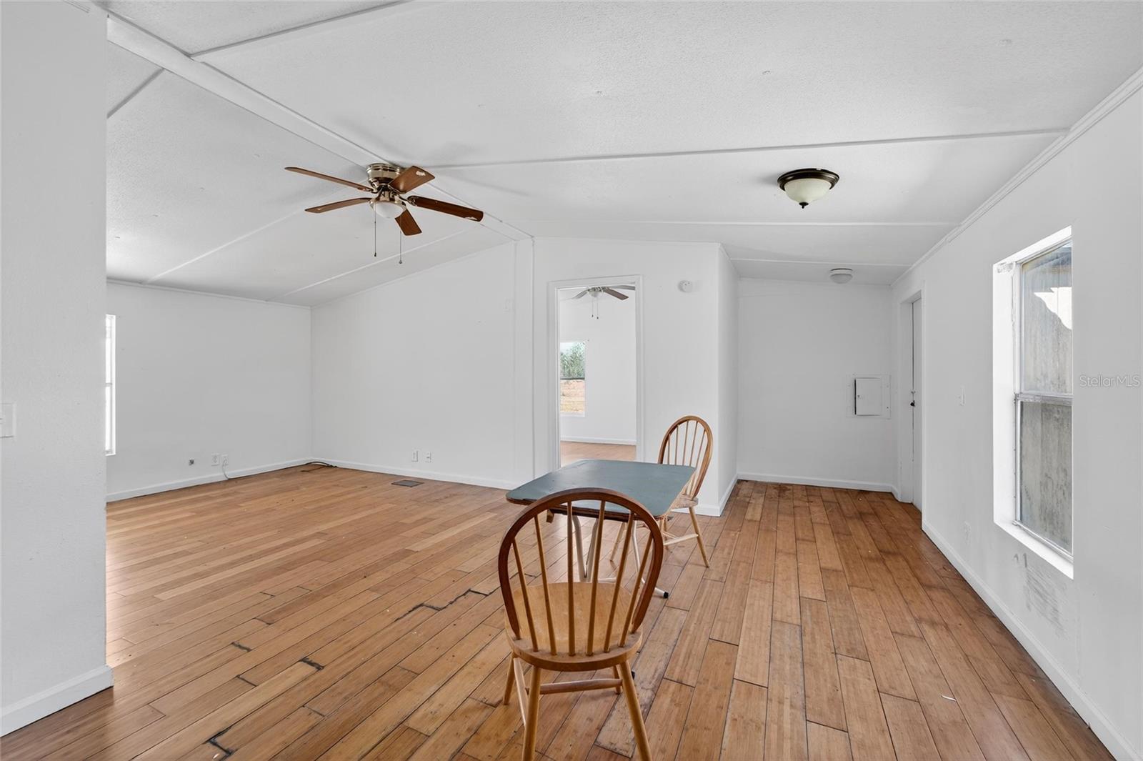 35238 Manuel St Property Photo 21