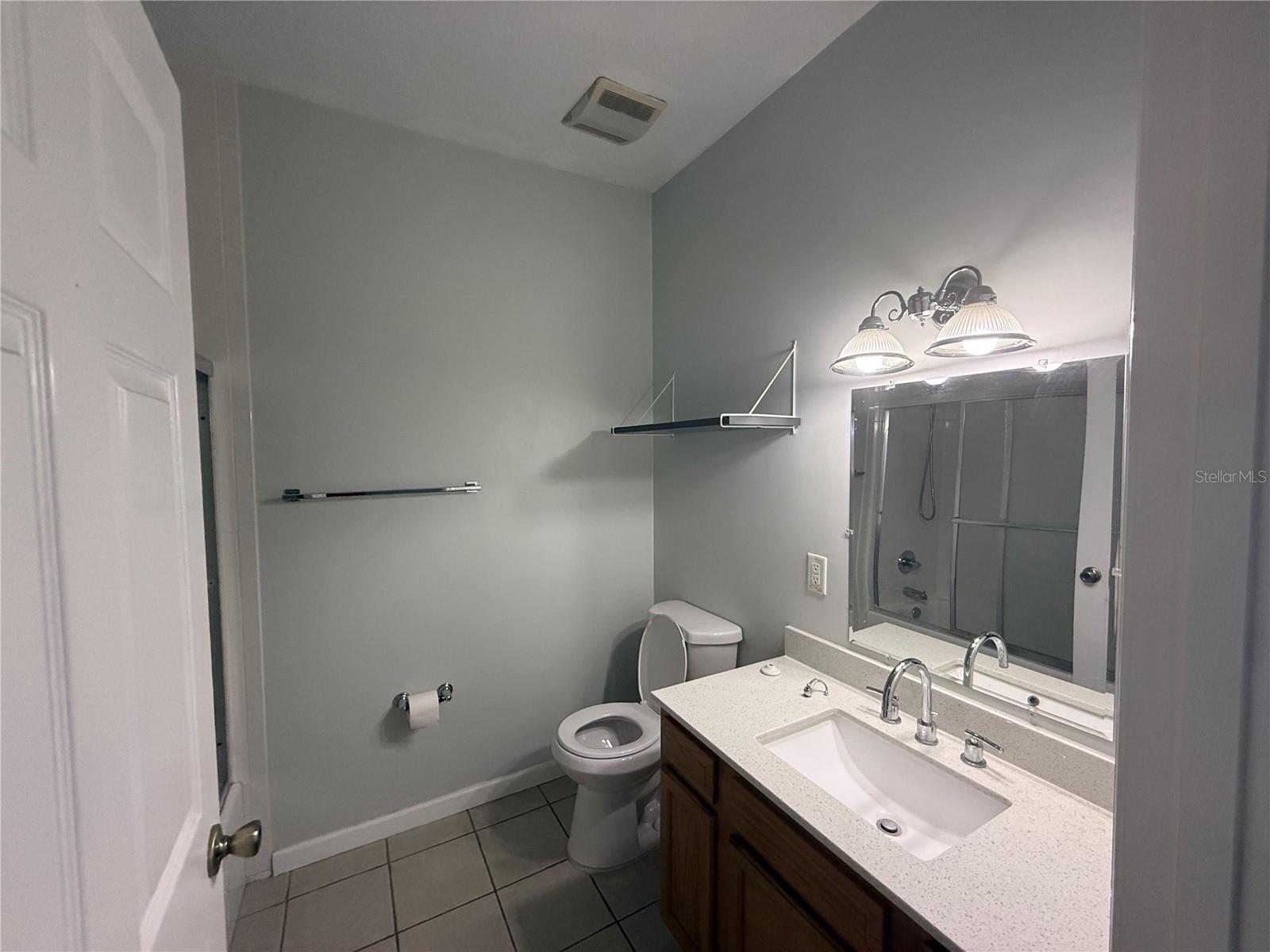 325 W Jean St Property Photo 8