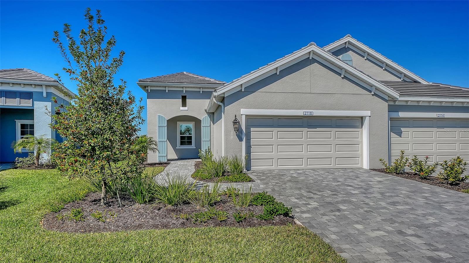 2118 SYLVESTER PALM LN Property Photo 1