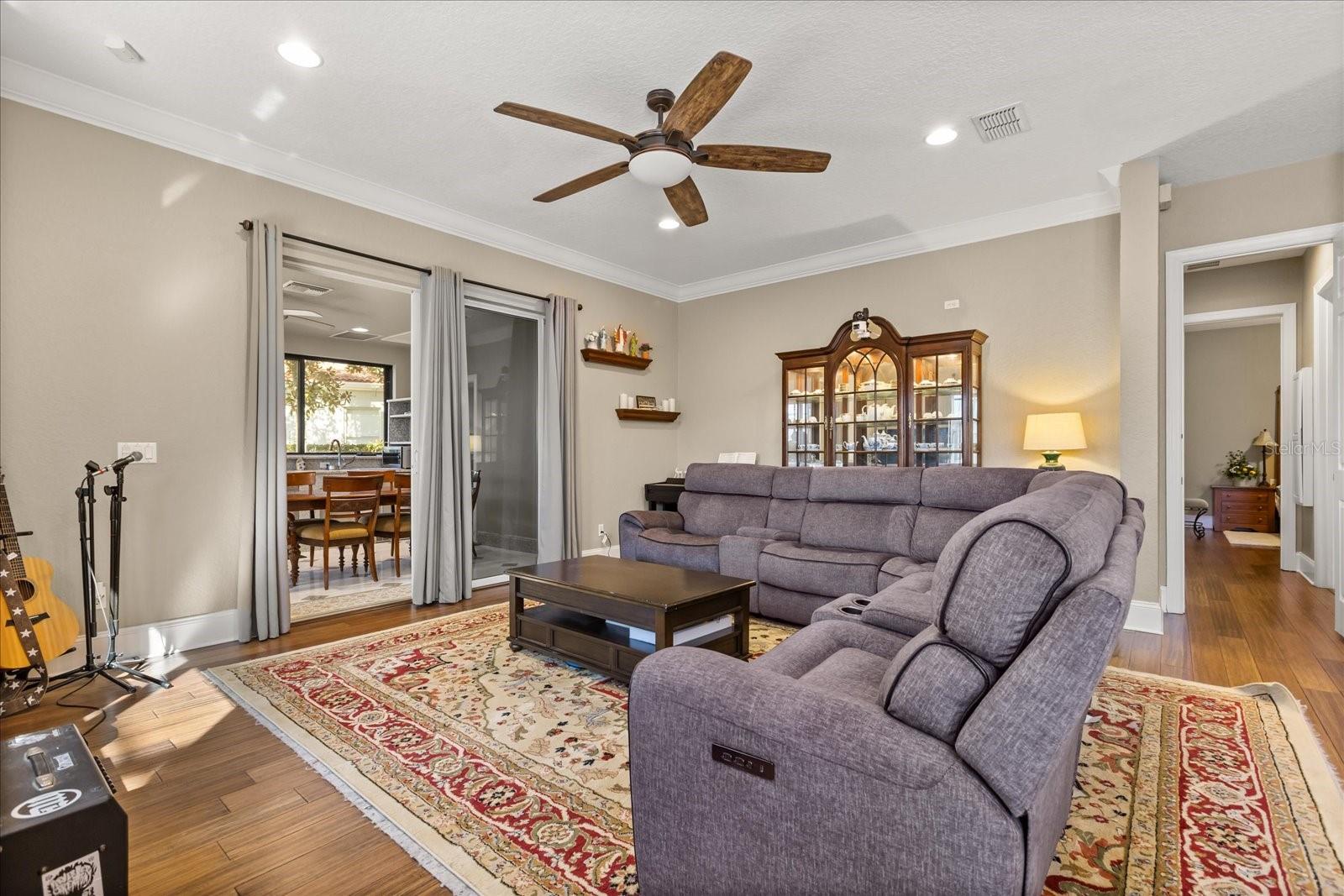 2450 Dahlgren Way Property Photo 7