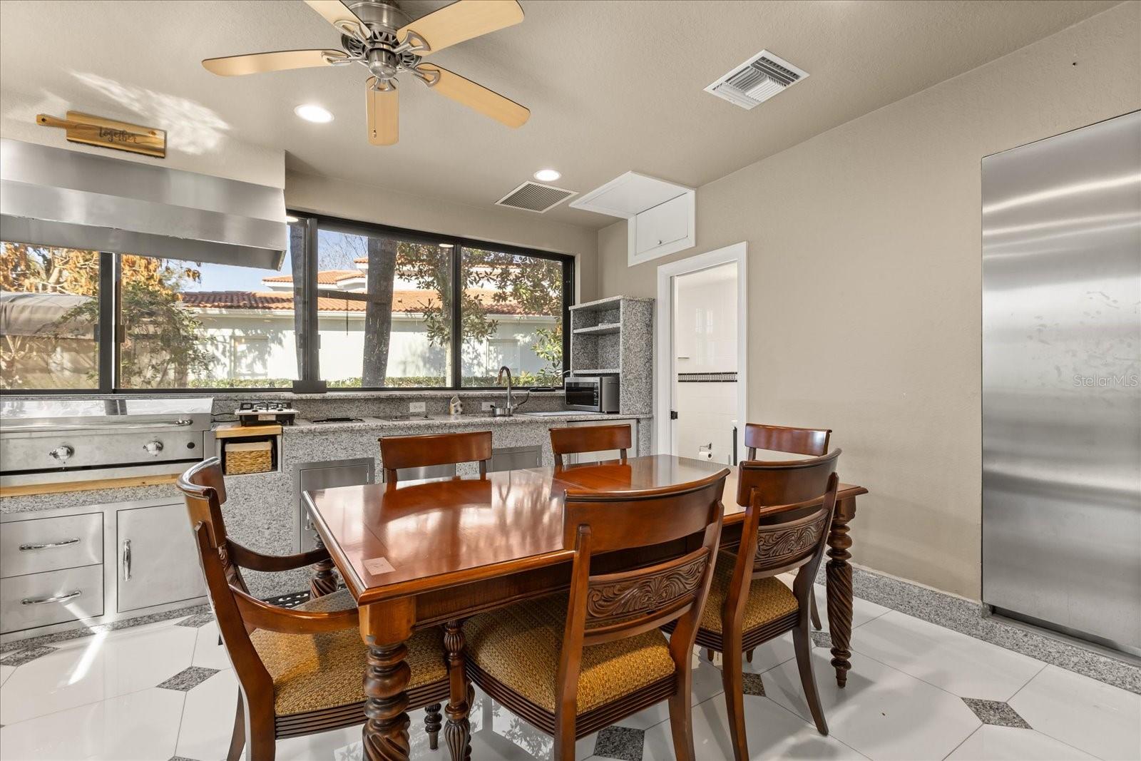2450 Dahlgren Way Property Photo 12