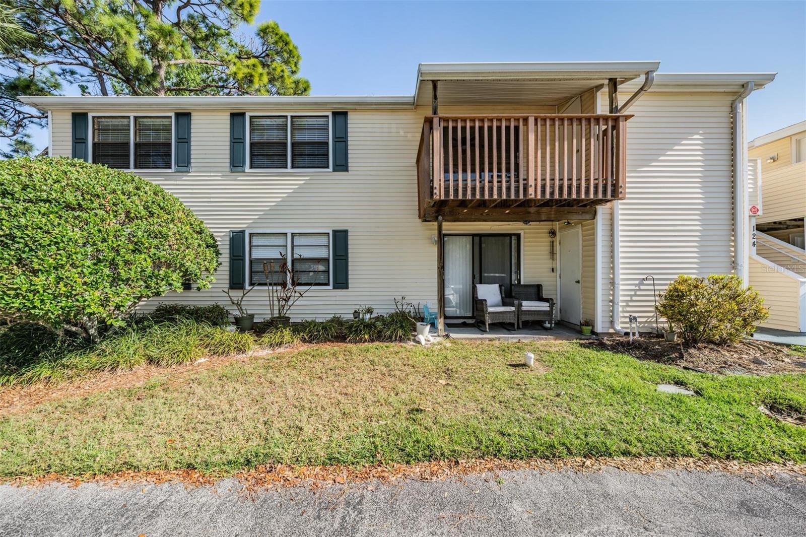 124 LOBLOLLY CT #H Property Photo 1