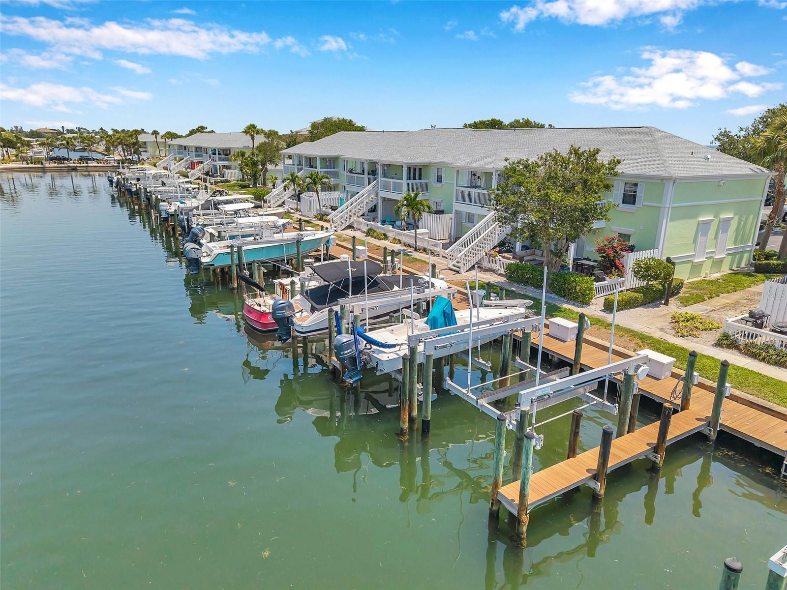 0 #114ss Coquina Key Dr Se #114ss Property Photo 3