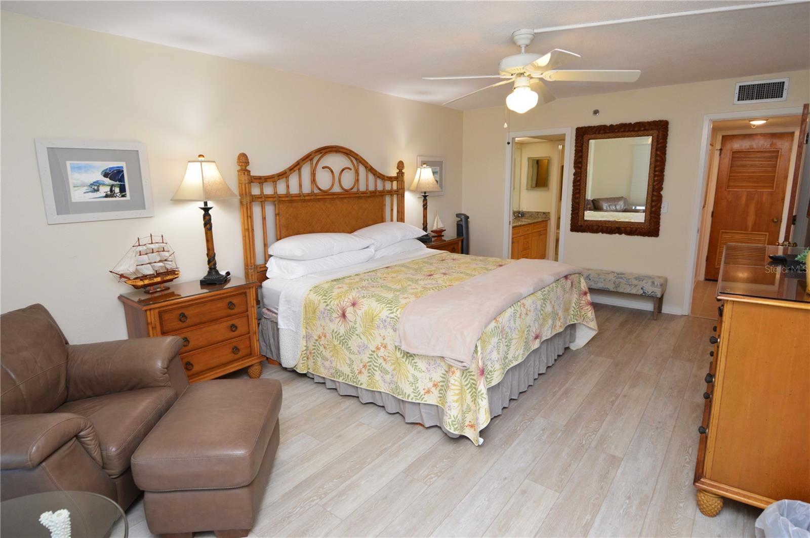 900 Gulf Blvd #907 Property Photo 39