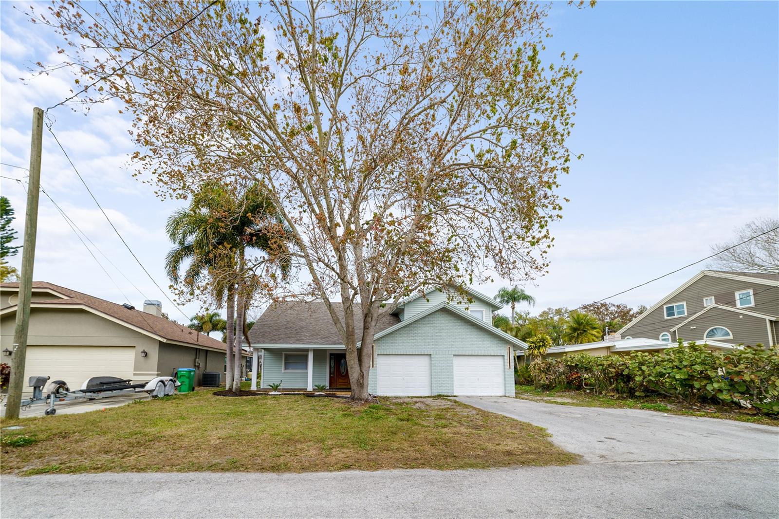 3149 N Canal Dr Property Photo 1