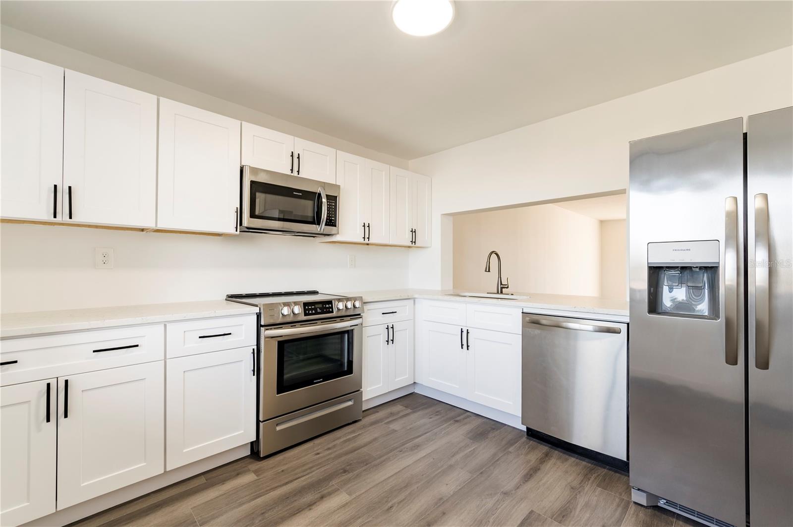 1591 Gulf Blvd #203s Property Photo 8