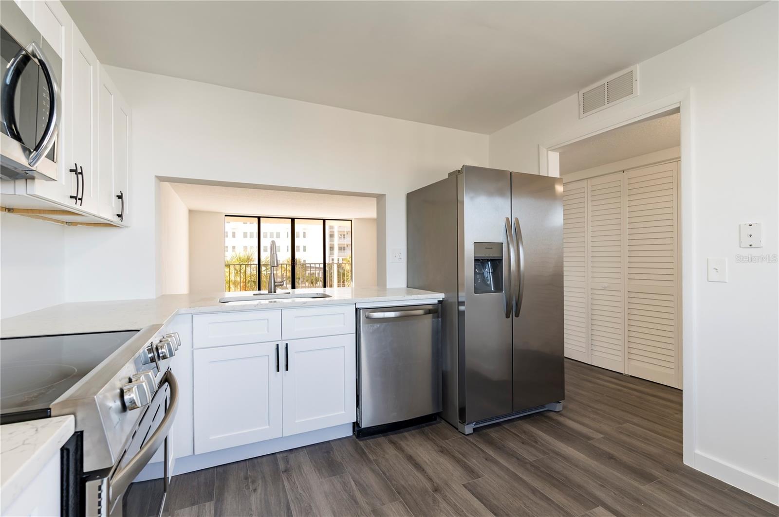 1591 Gulf Blvd #203s Property Photo 9