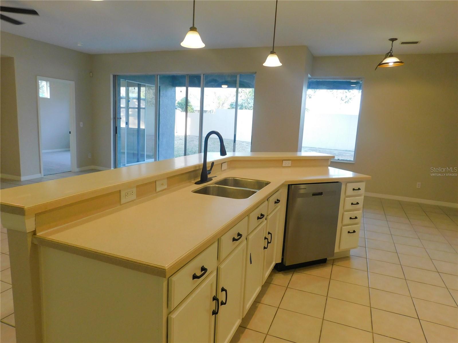 12902 Cattail Shore Ln Property Photo 7