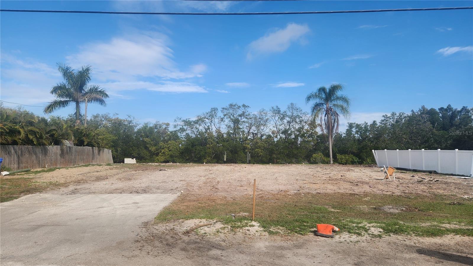 3203 W Shell Point Rd Property Photo 1