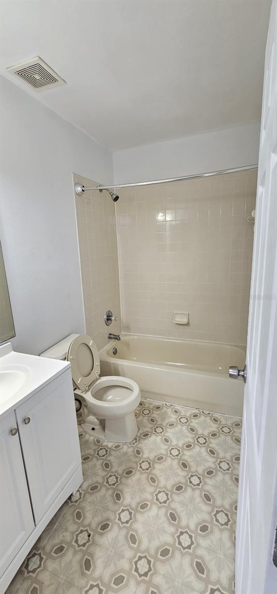 641 Kensington Lake Cir Property Photo 17