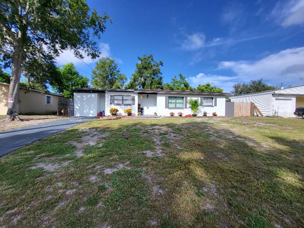 995 Emerald Dr Property Photo 2