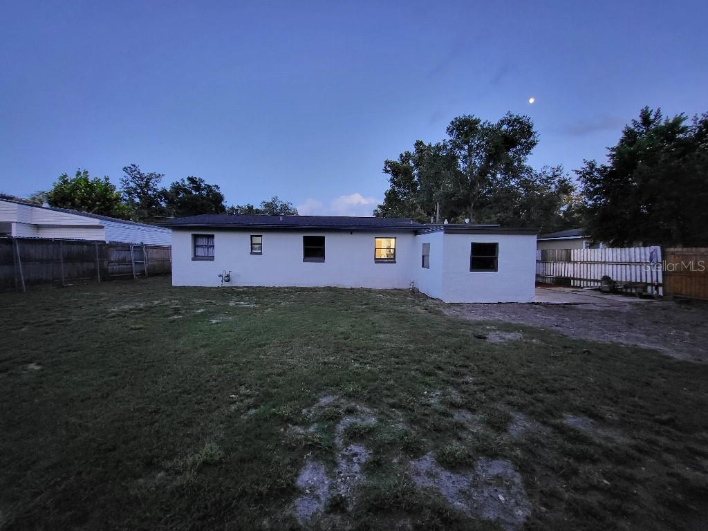 995 Emerald Dr Property Photo 3