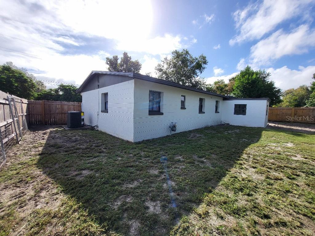 995 Emerald Dr Property Photo 9