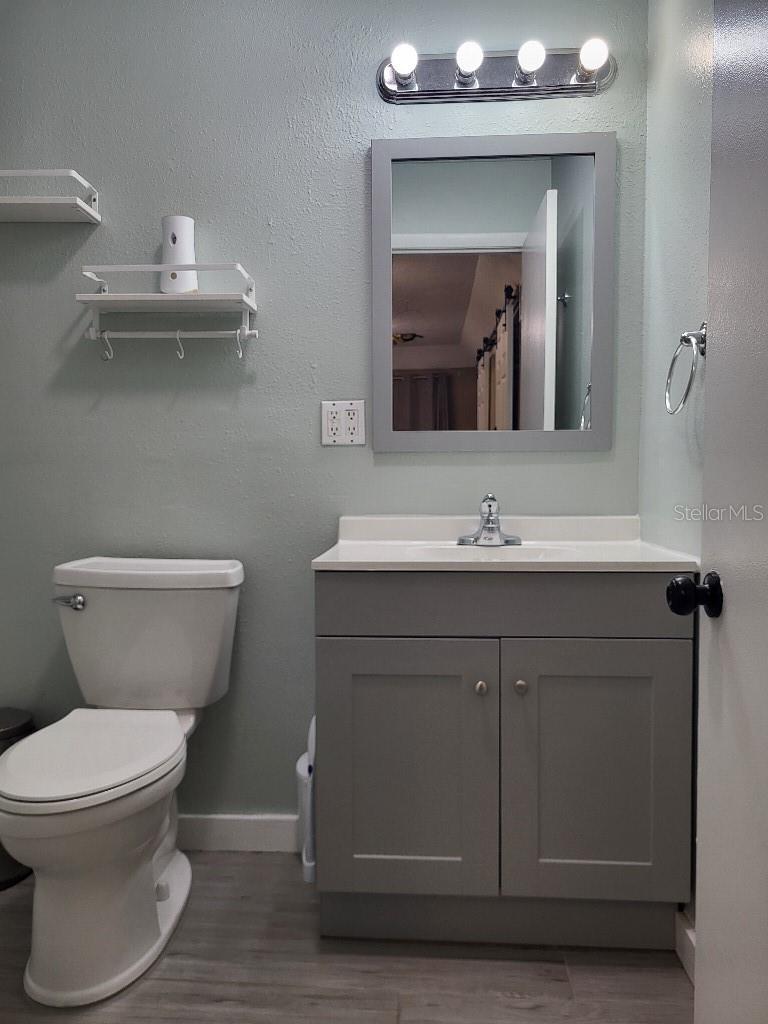 995 Emerald Dr Property Photo 26