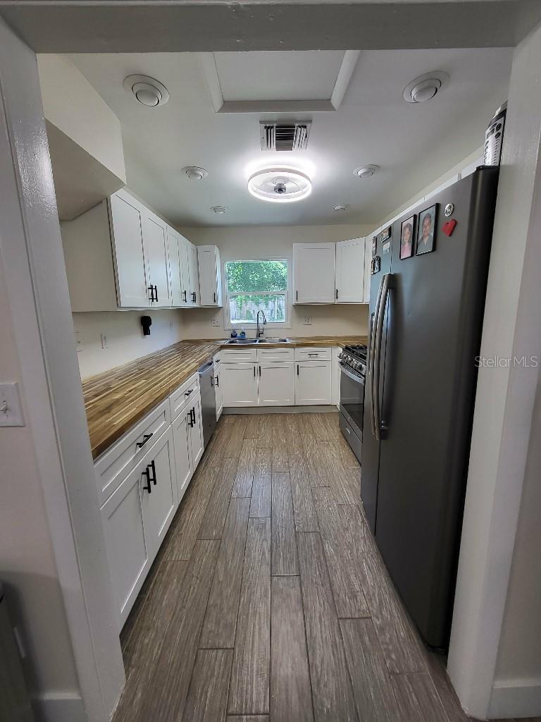 995 Emerald Dr Property Photo 28