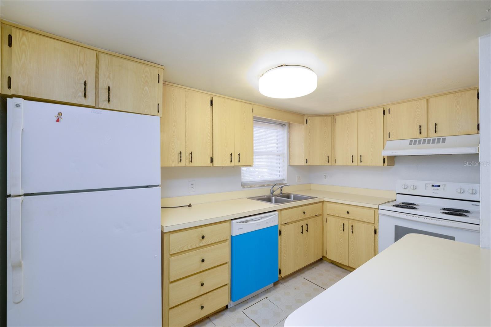 1143 85th Ter N #d Property Photo 7